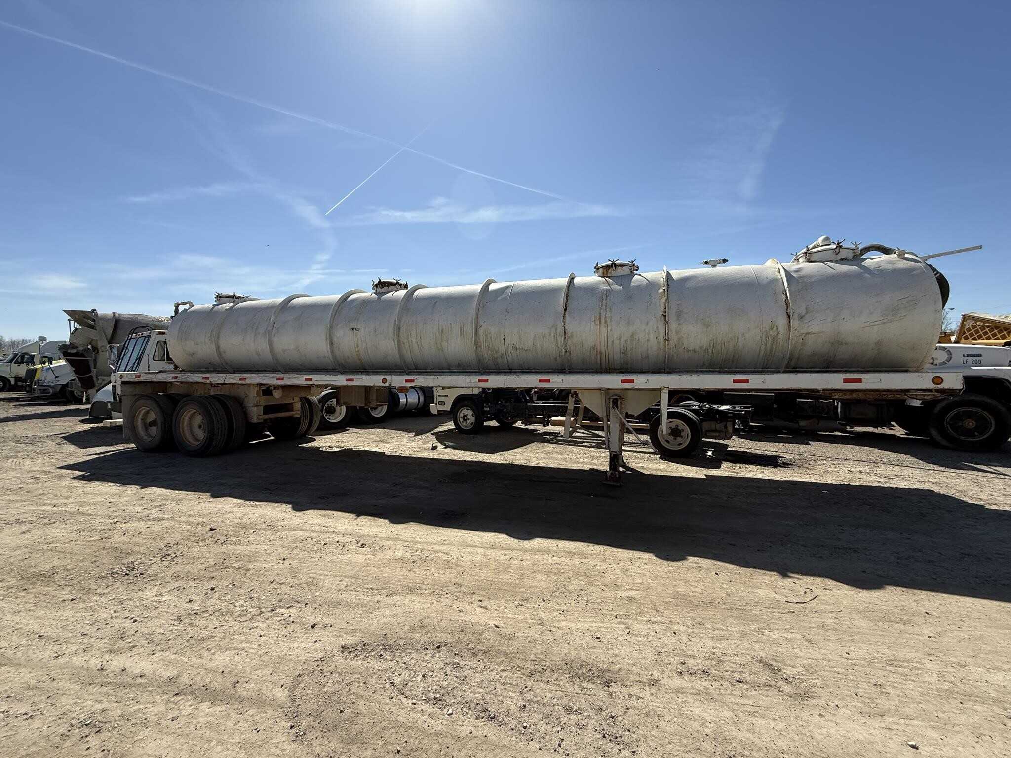 2011 Tytal 5460 gallon vac tank