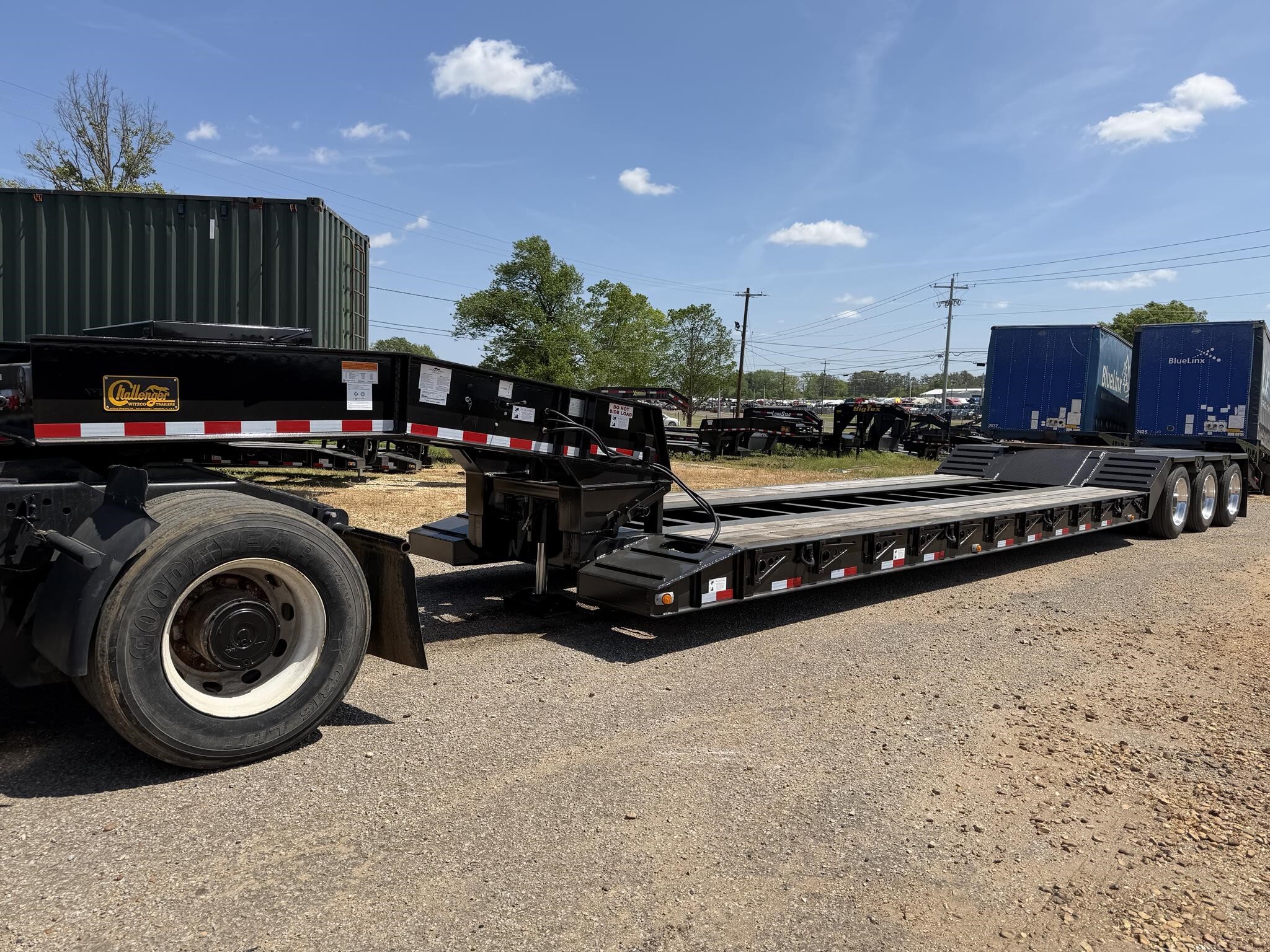 2027 Witzco rg-52 ton/ 23 ft well/ dove tail