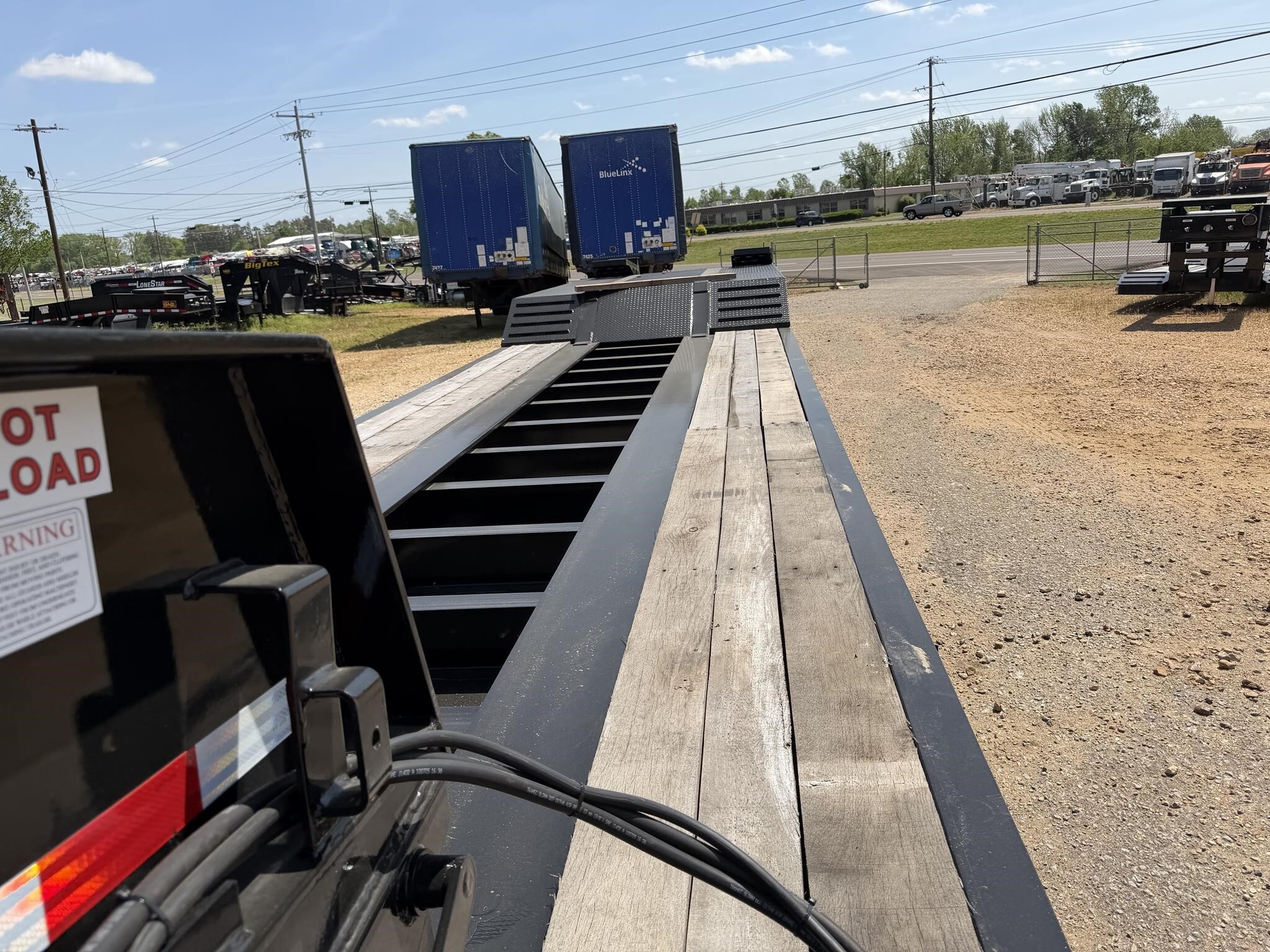 2027 Witzco rg-52 ton/ 23 ft well/ dove tail