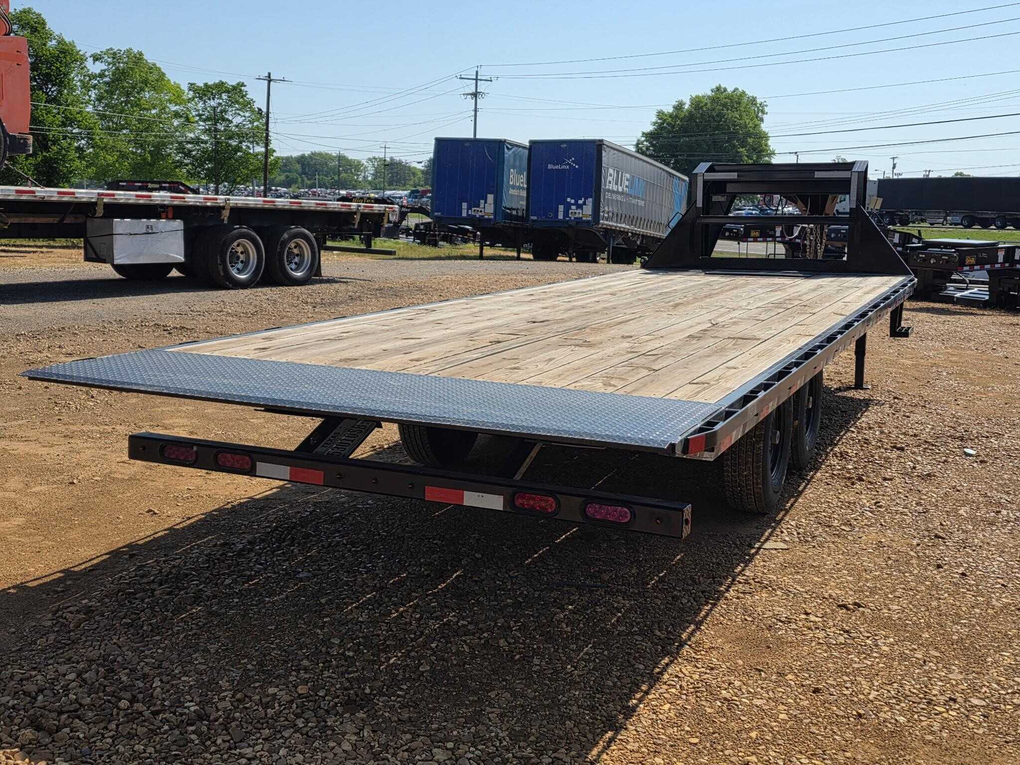 2025 Delco 24 ft gooseneck tilt