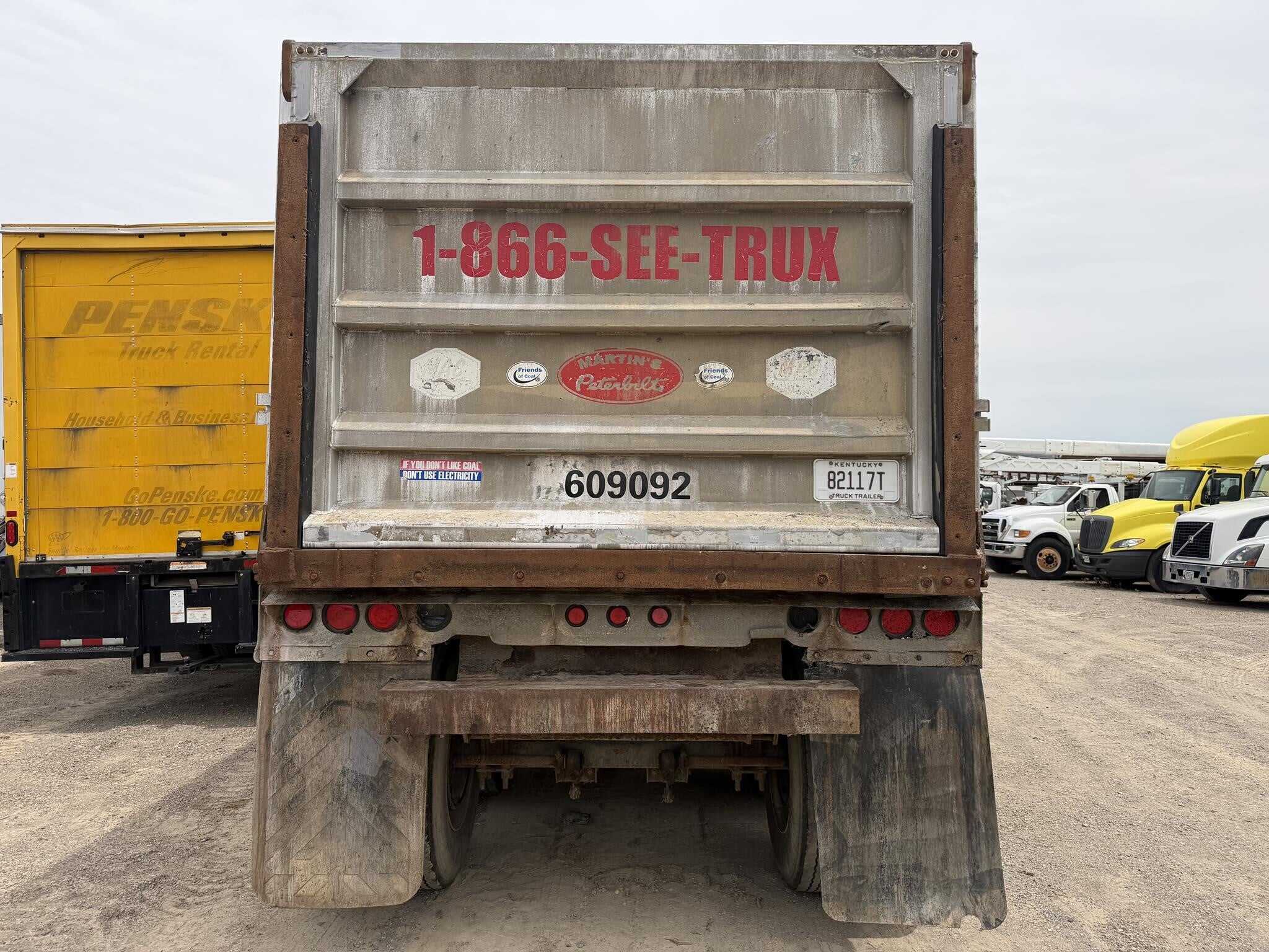 2009 Mac 35 ft end dump