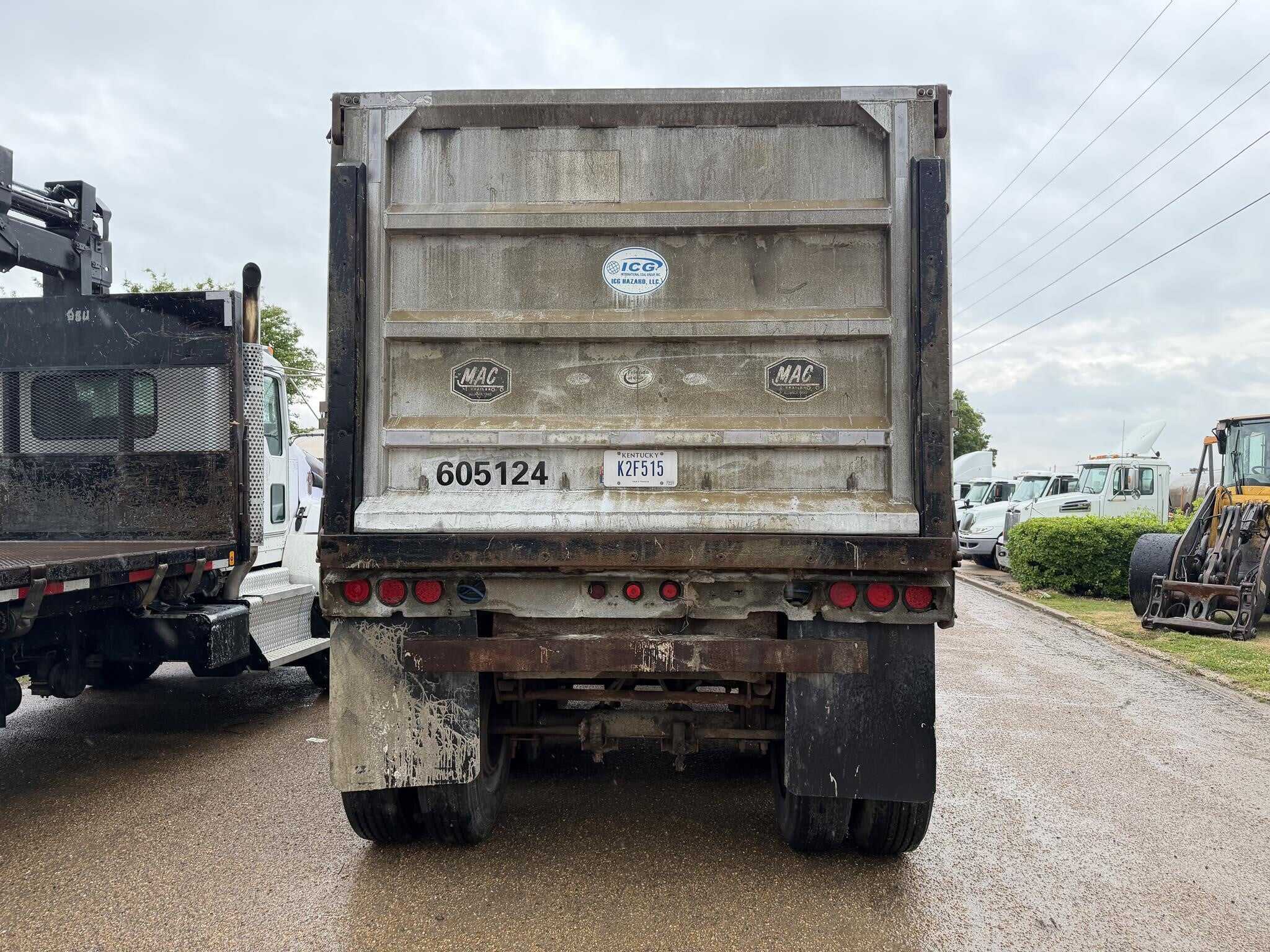 2005 Mac 35 ft end dump