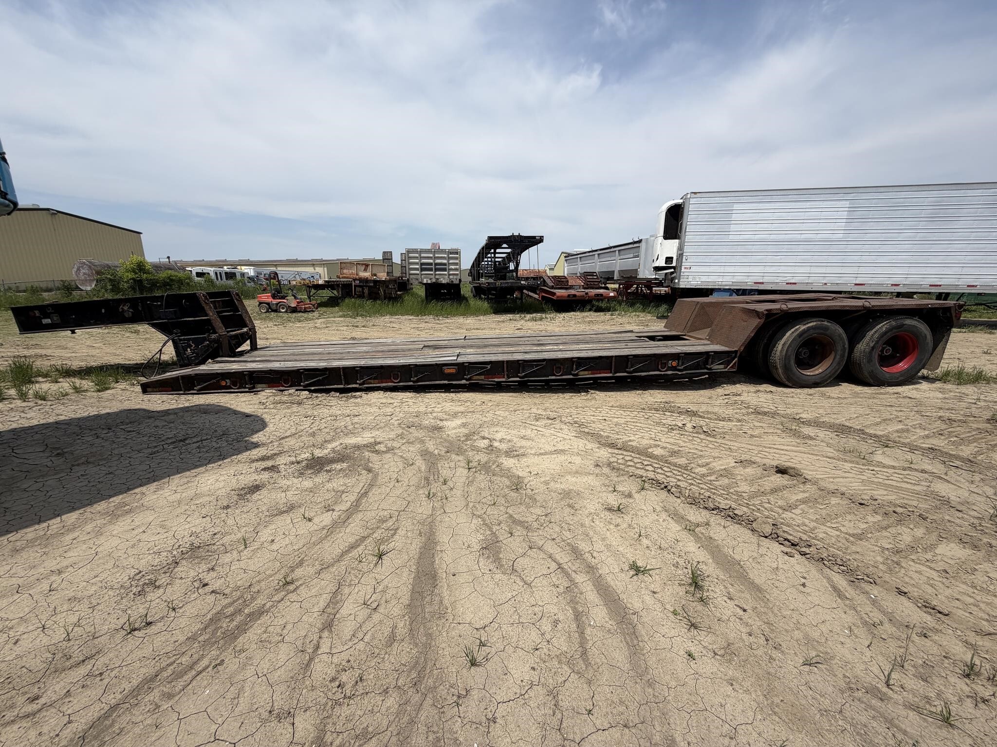 1973 Rogers 35 ton detach/ 25 ft well