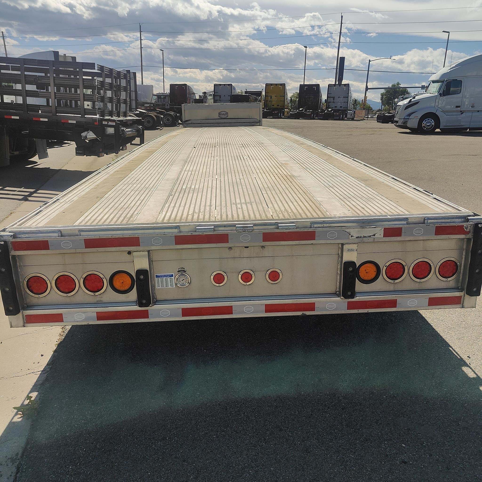 2024 Mac 53' aluminum step deck