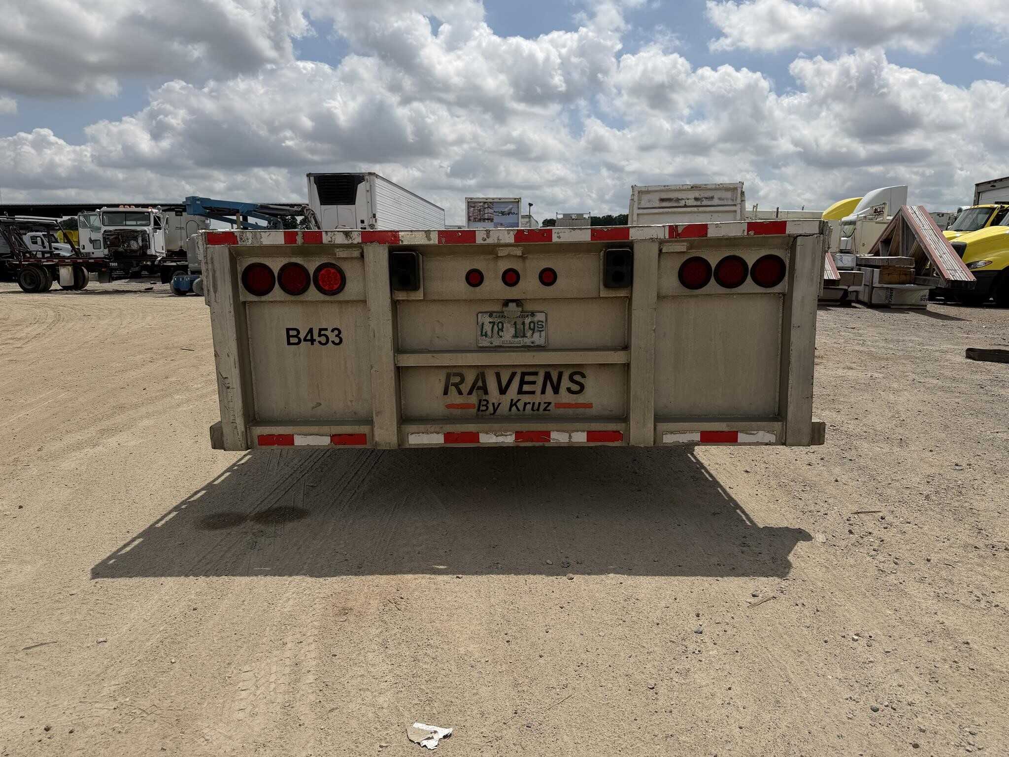 2014 Kruz 53 ft flat bed