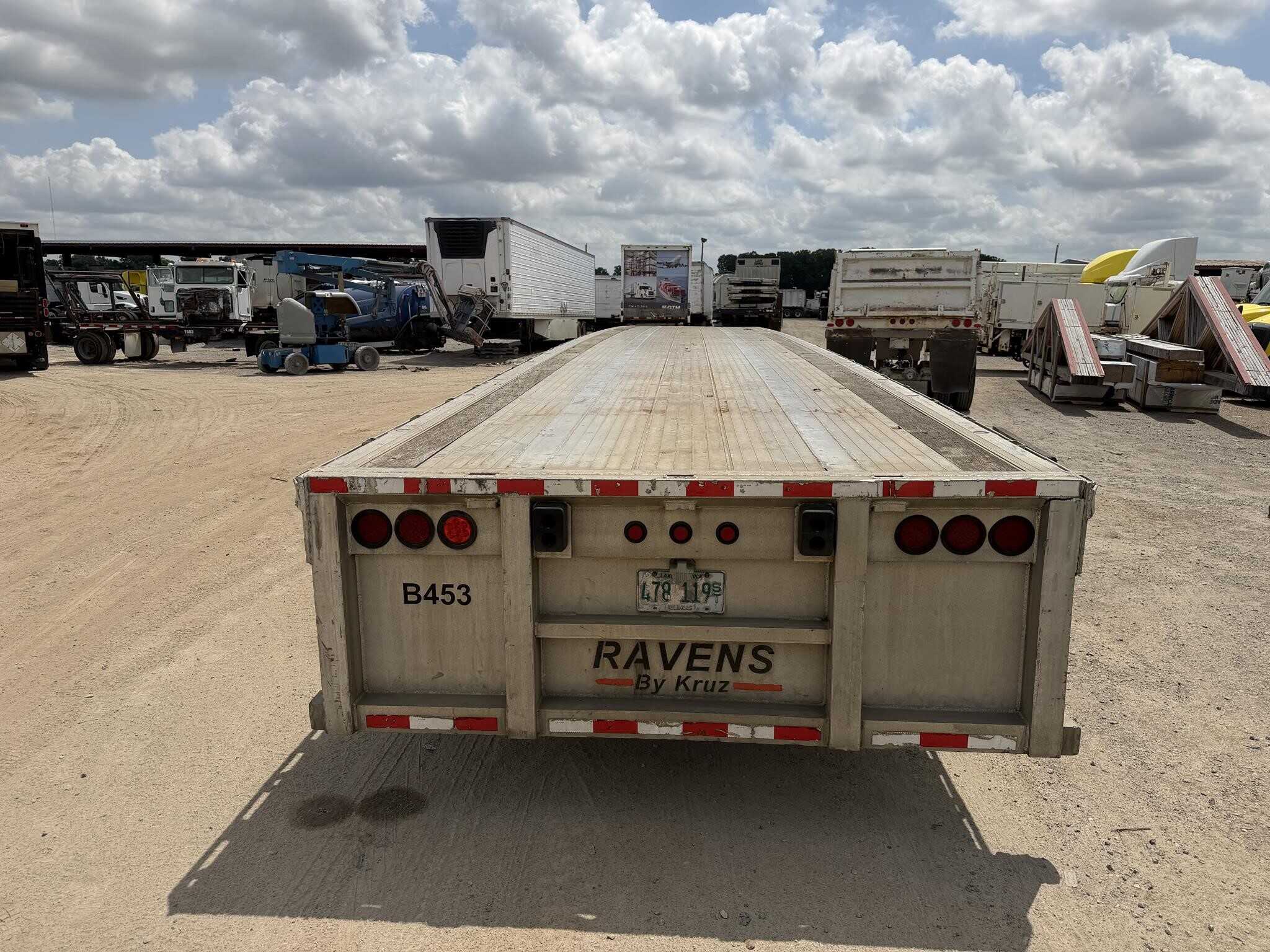 2014 Kruz 53 ft flat bed