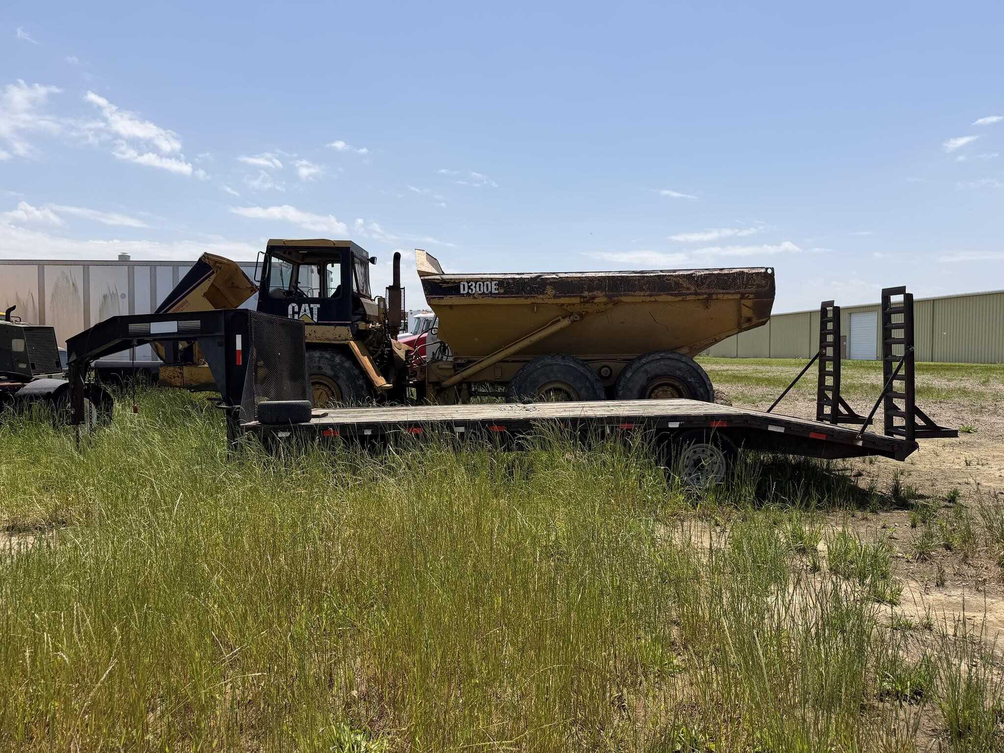 2010 Hurst 30 ft gooseneck