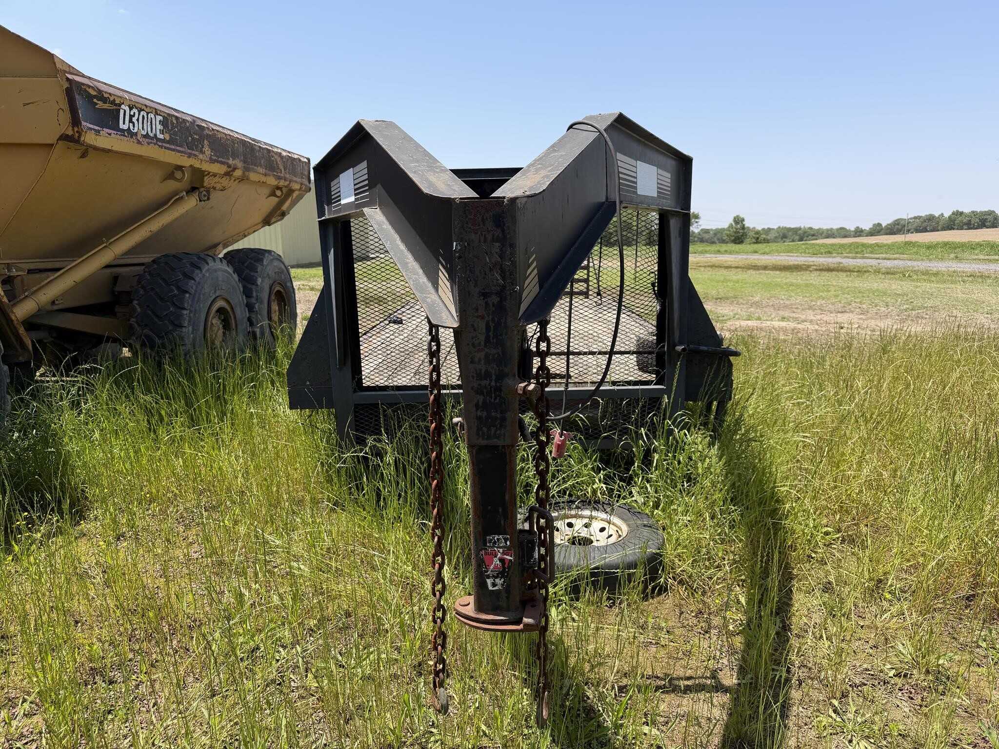 2010 Hurst 30 ft gooseneck