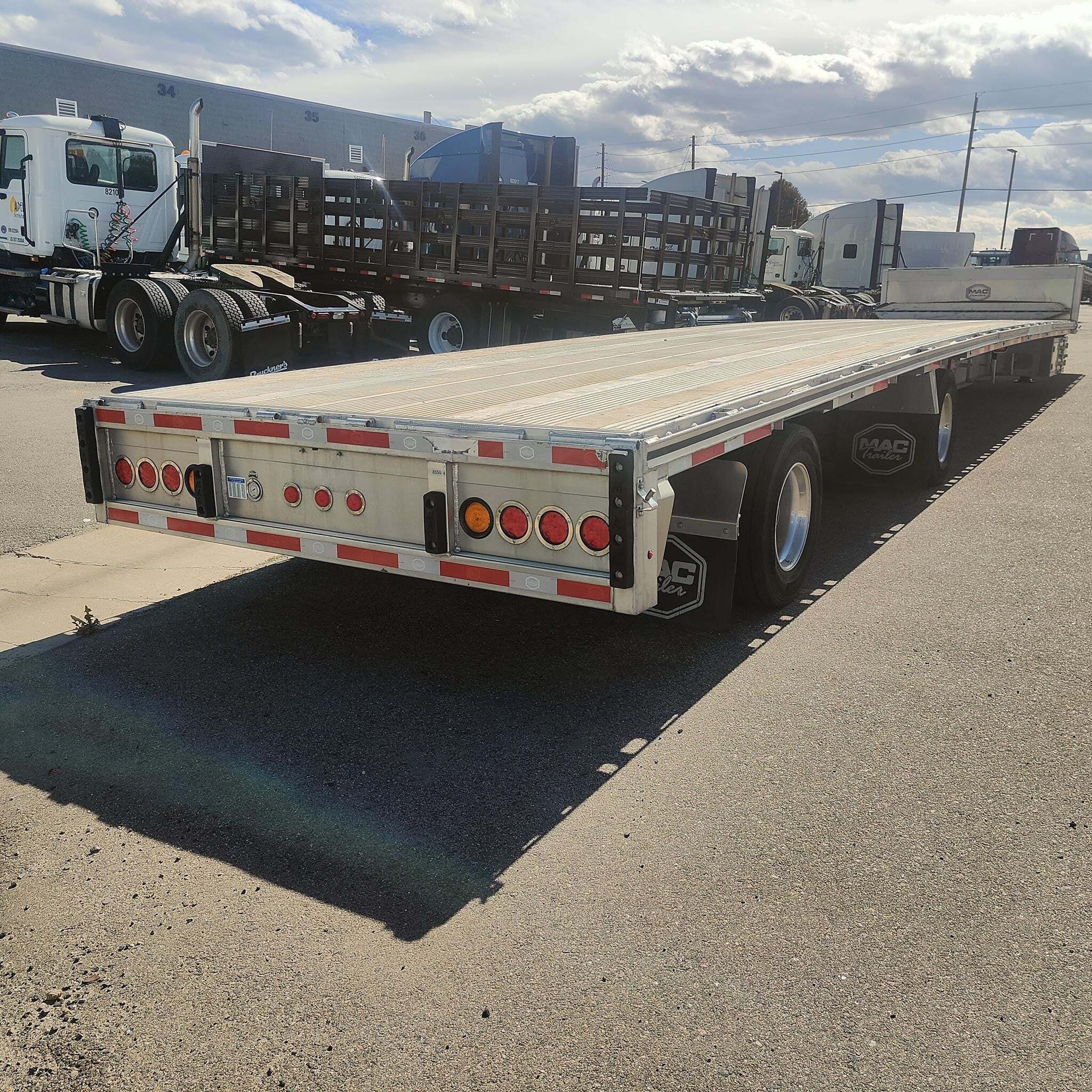 2024 Mac 53' aluminum step deck
