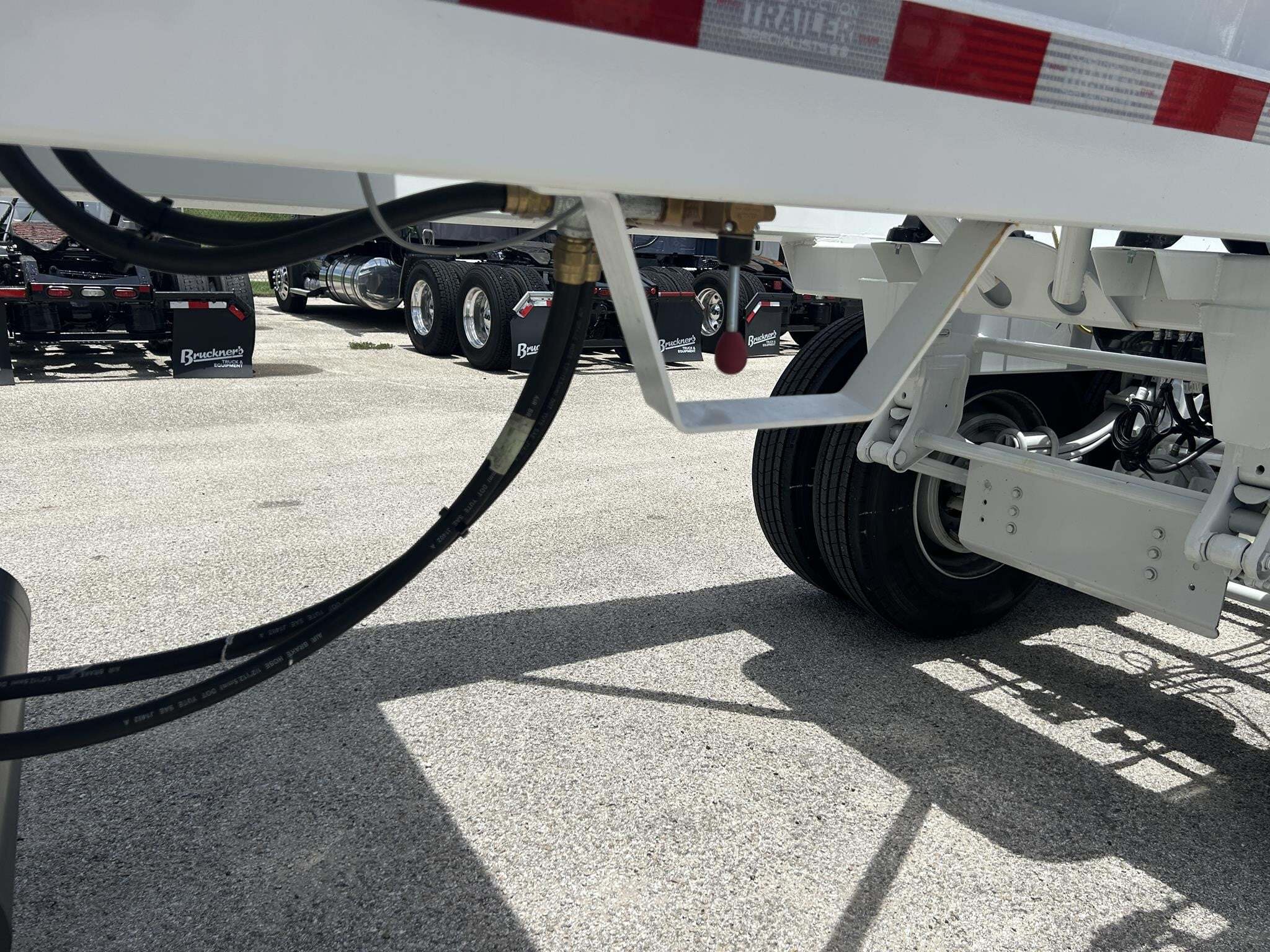 2027 Construction Trailer Specialist bdt-40 spring ride