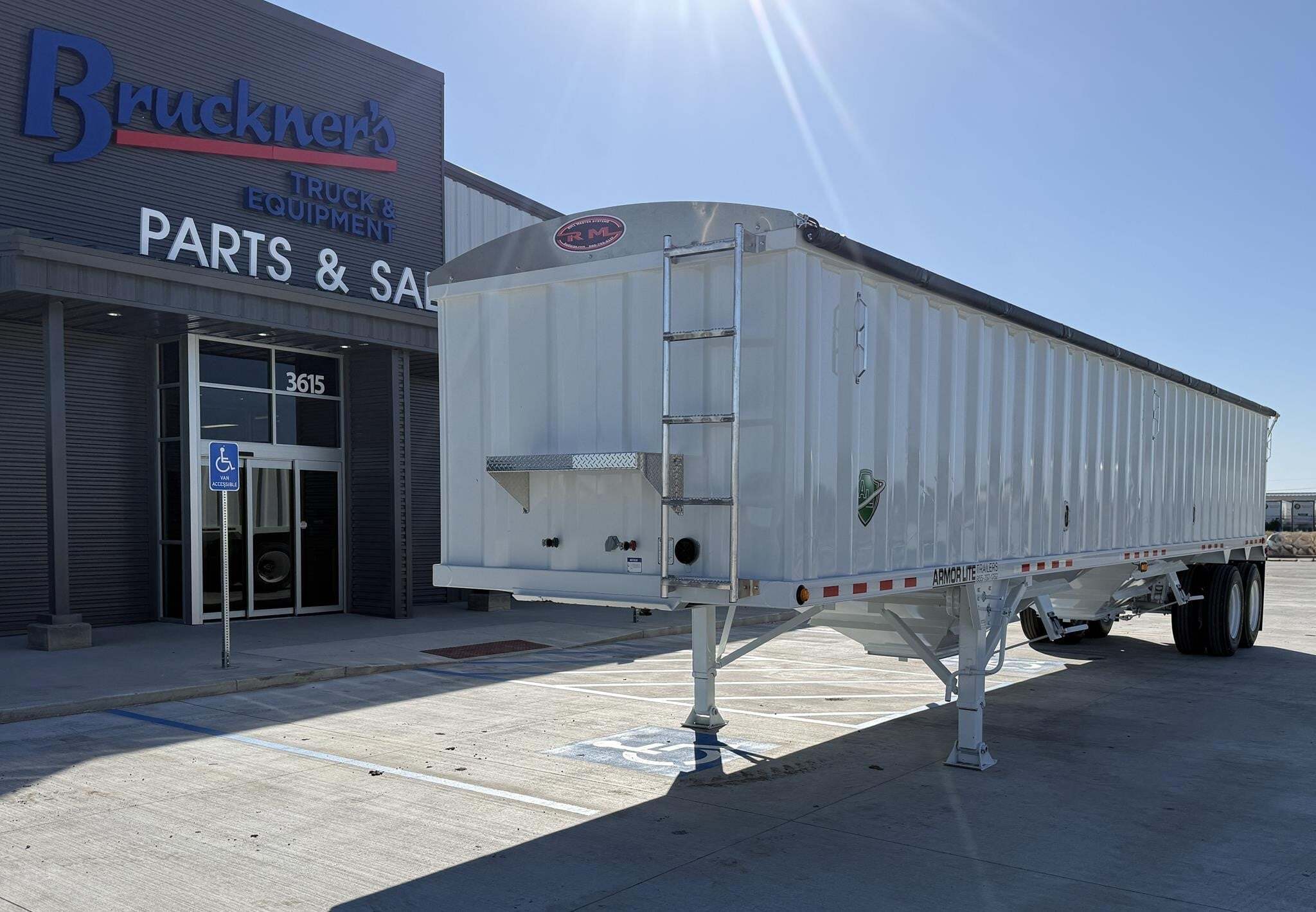 2027 Armor Lite 40' steel grain hopper