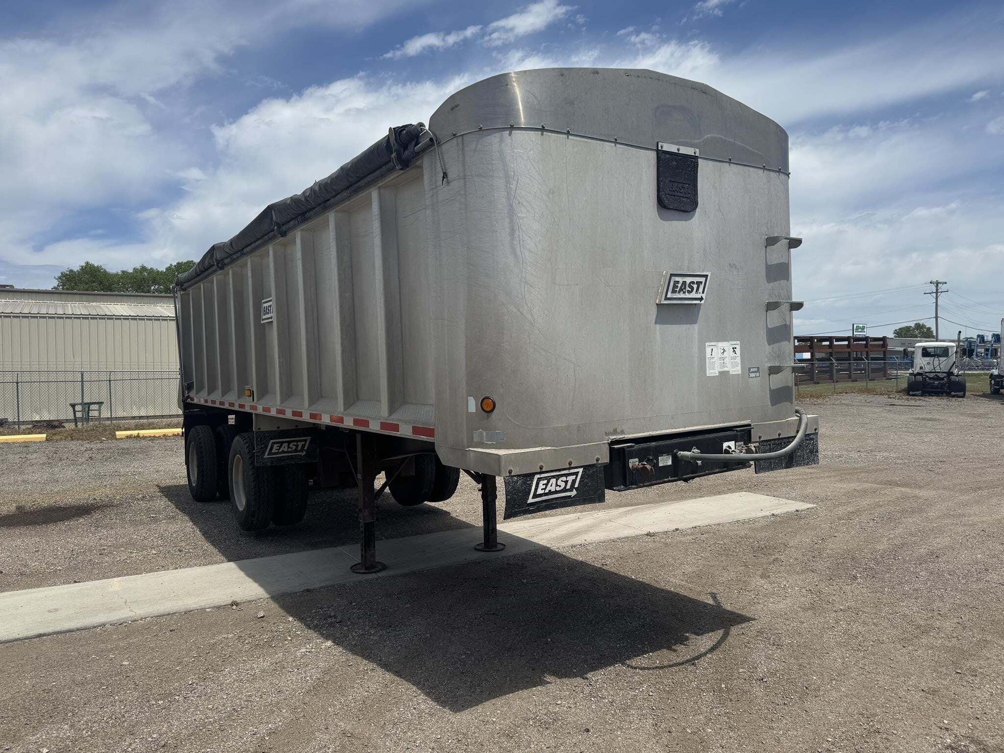 2006 East 28' end dump