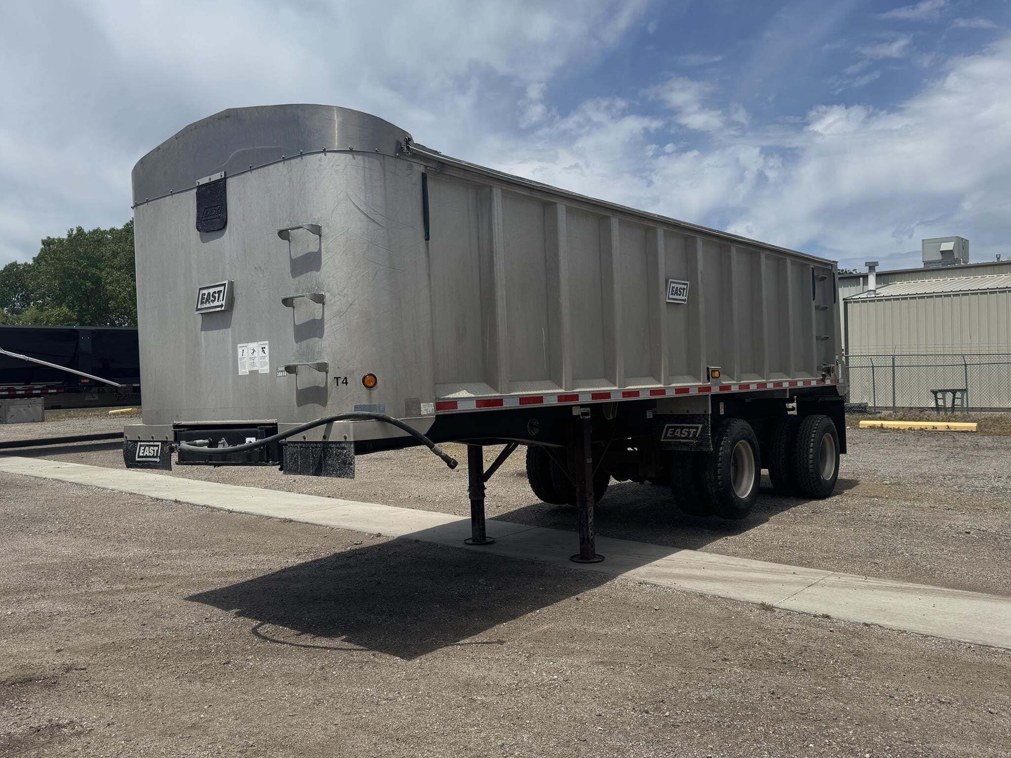2006 East 28' end dump