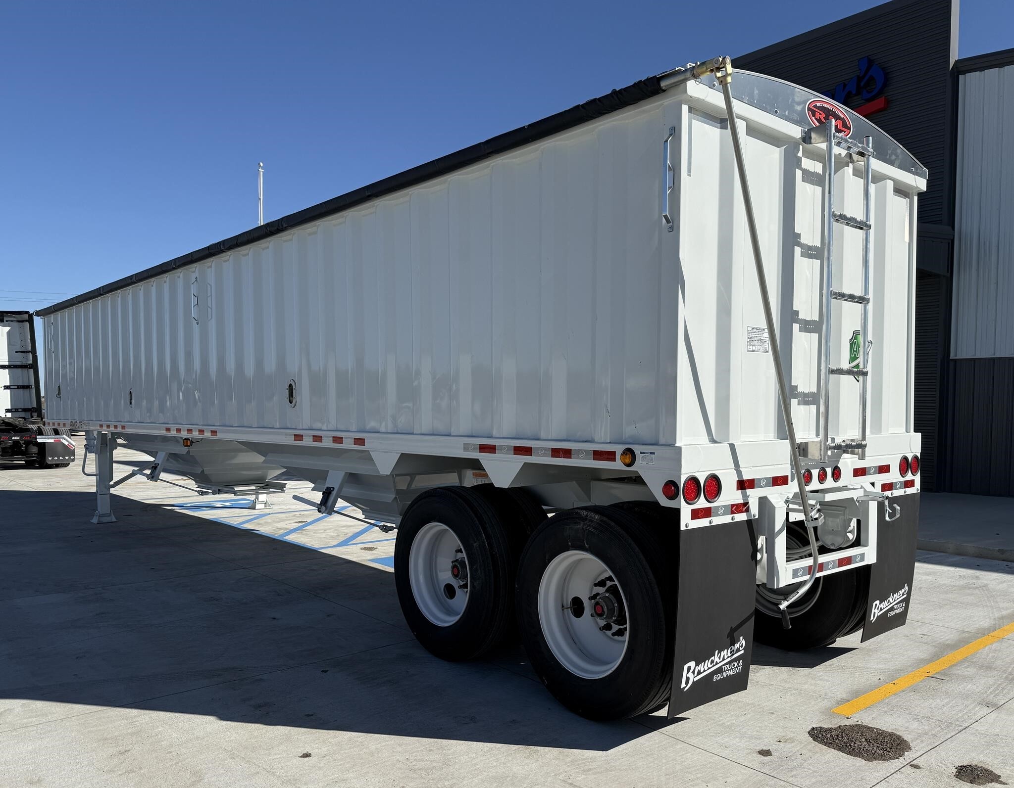 2027 Armor Lite 40' steel grain hopper