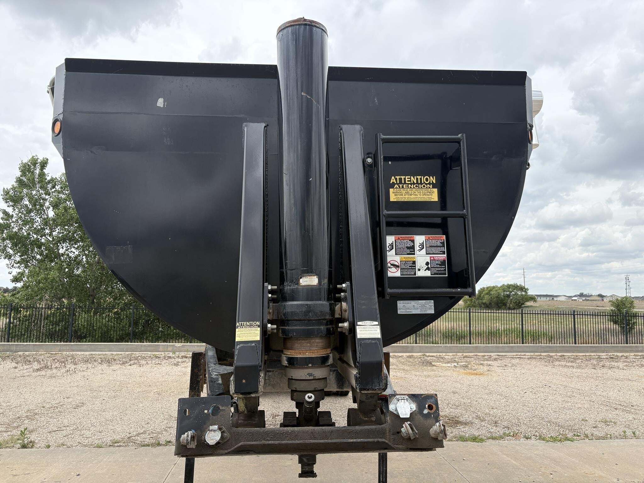2023 Construction Trailer Specialist hrd32