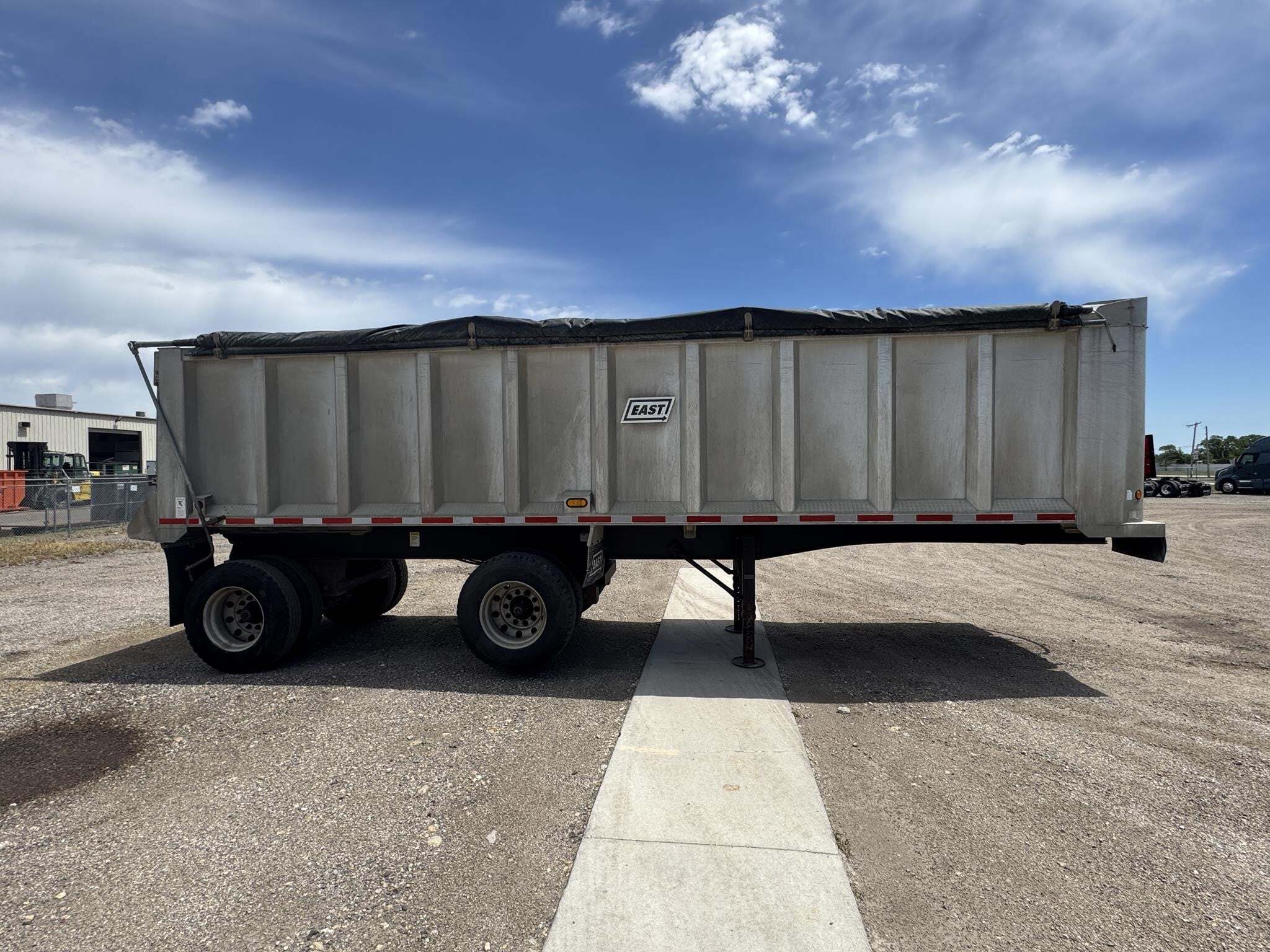 2006 East 28' end dump