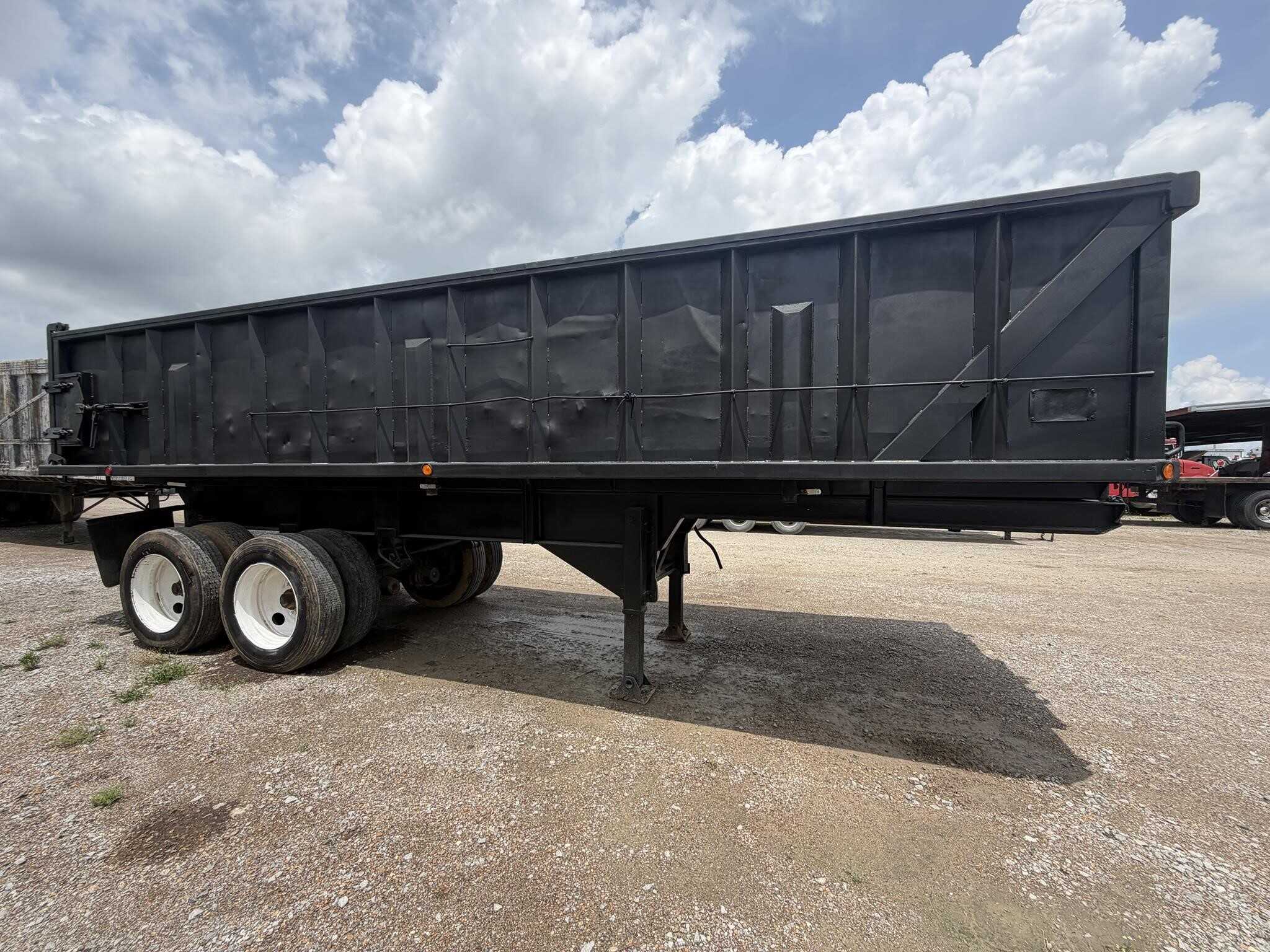1990 Shop Built 28 ft sludge trailer