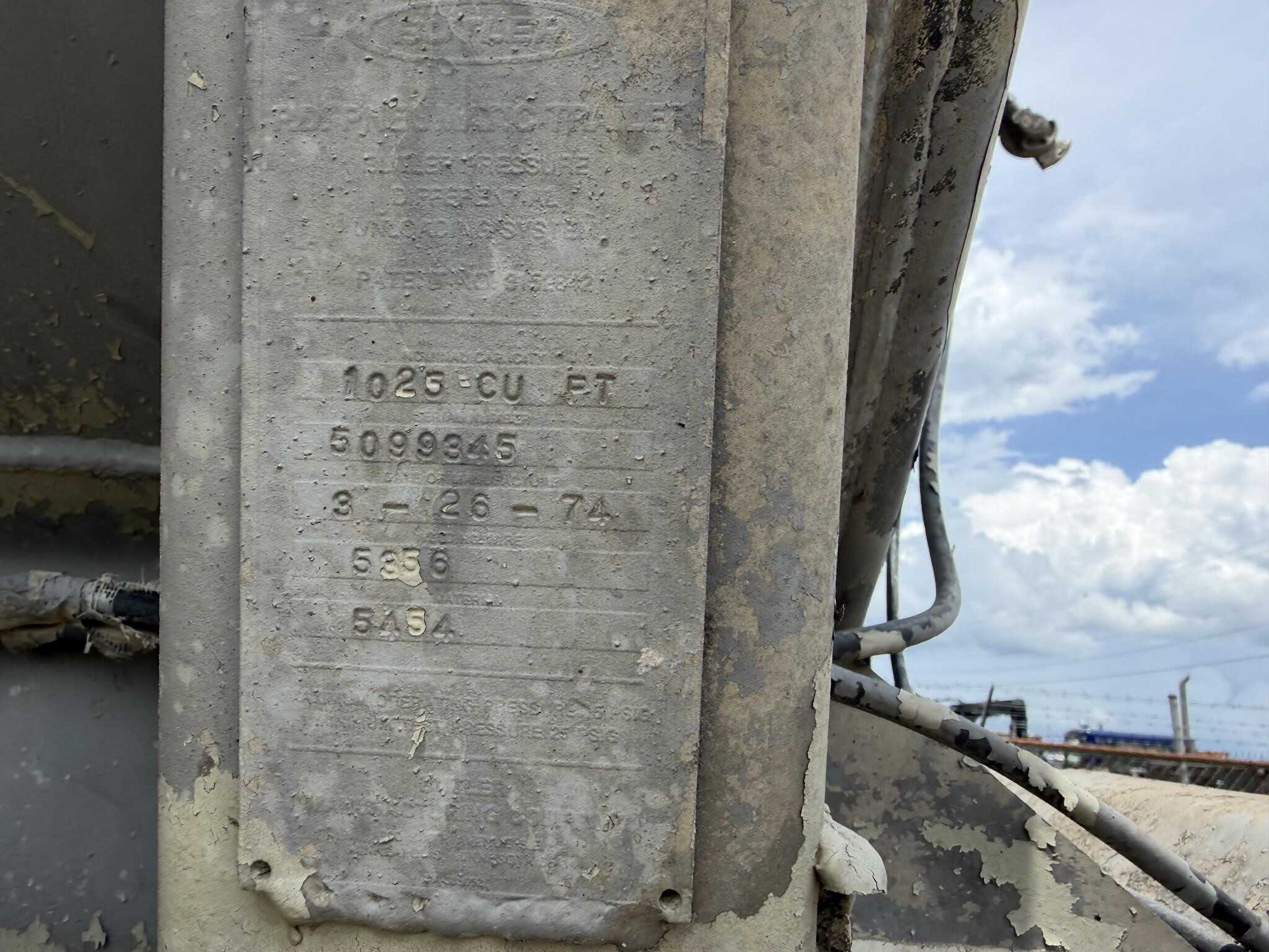 1974 Butler 1025 cube tank