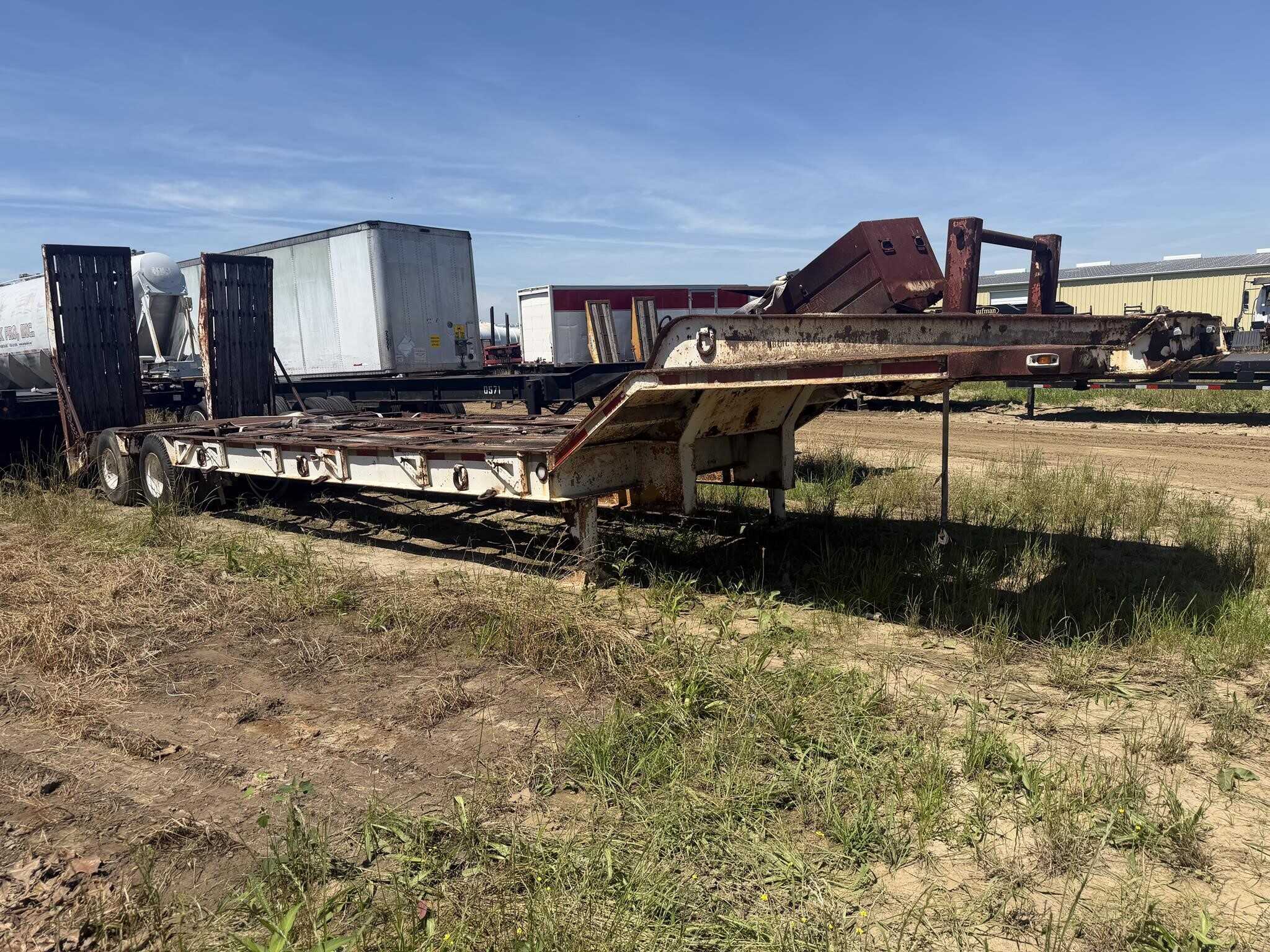 1976 Phelan 25 ton lowboy