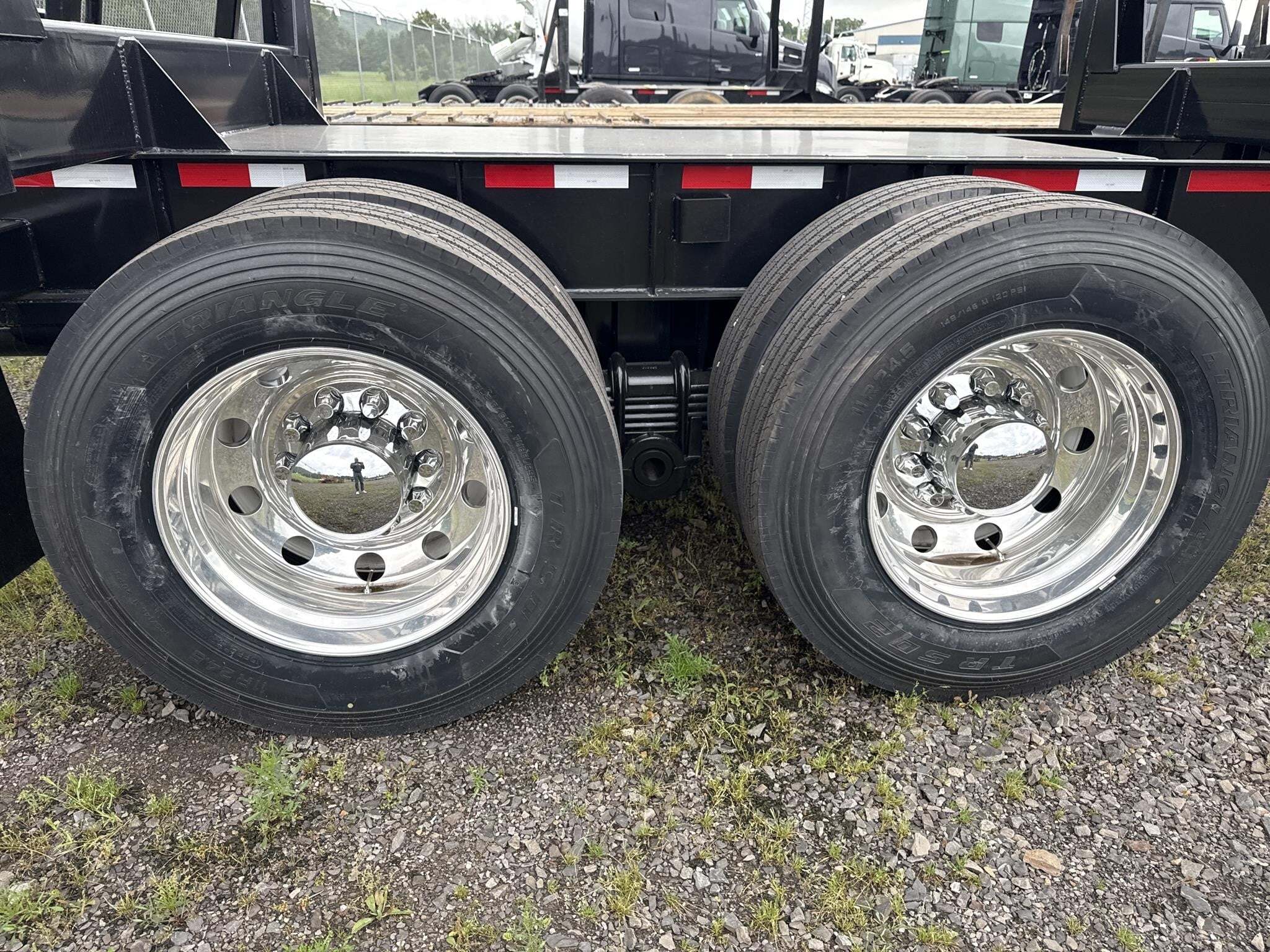 2026 Viking 40' log trailer