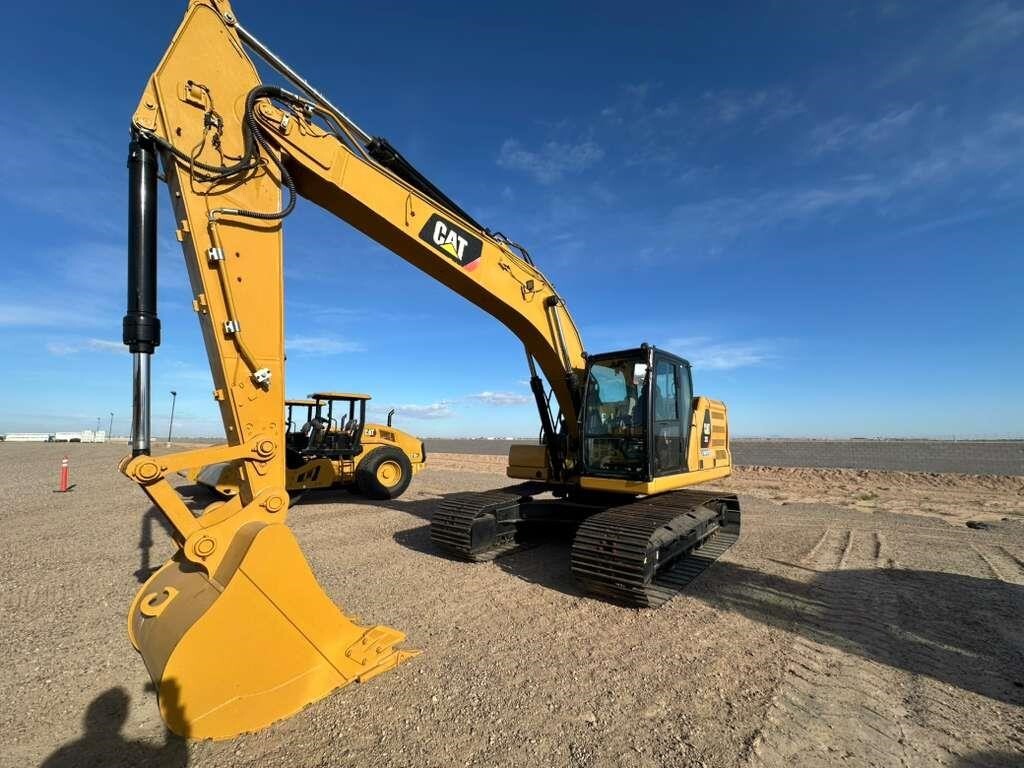 2022 Caterpillar 323 Excavators EARTHMOVING