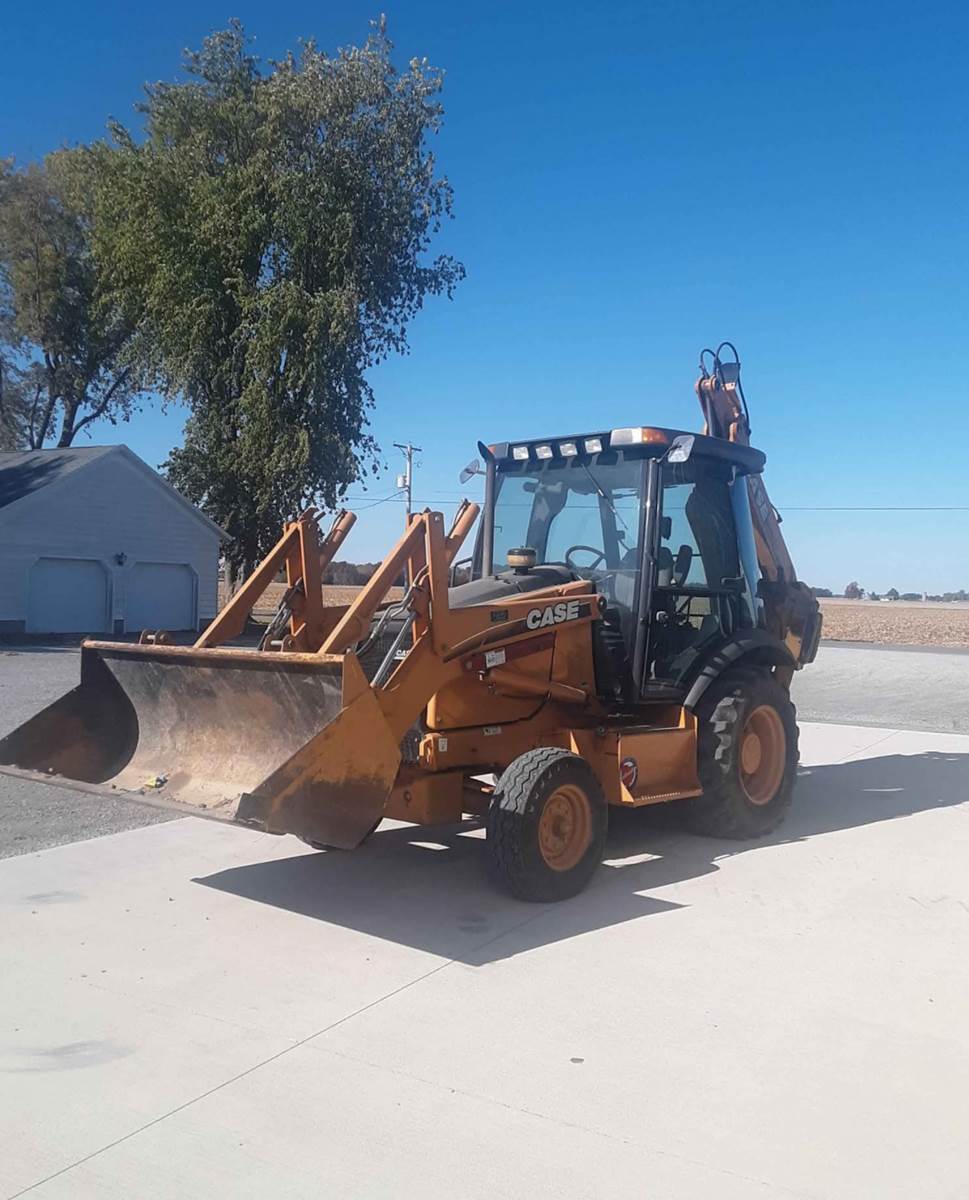 Case 580M Backhoes EARTHMOVING