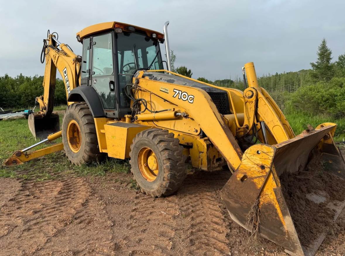 John Deere 710G Backhoes EARTHMOVING