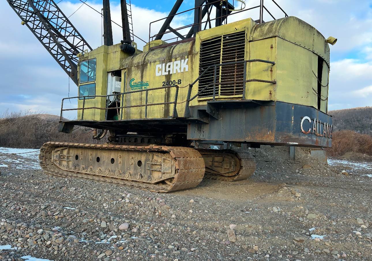 1978 Clark 2400-B Cranes LIFTING