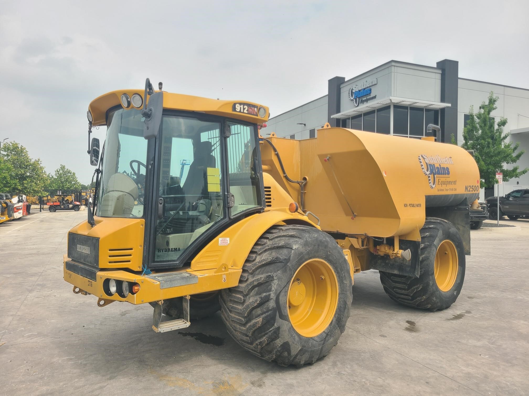 2017 HYDREMA 912HM Water Truck INDUSTRIAL