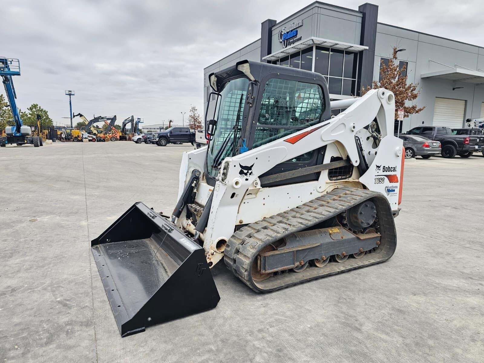 2017 BOBCAT T650 Skid Steers EARTHMOVING