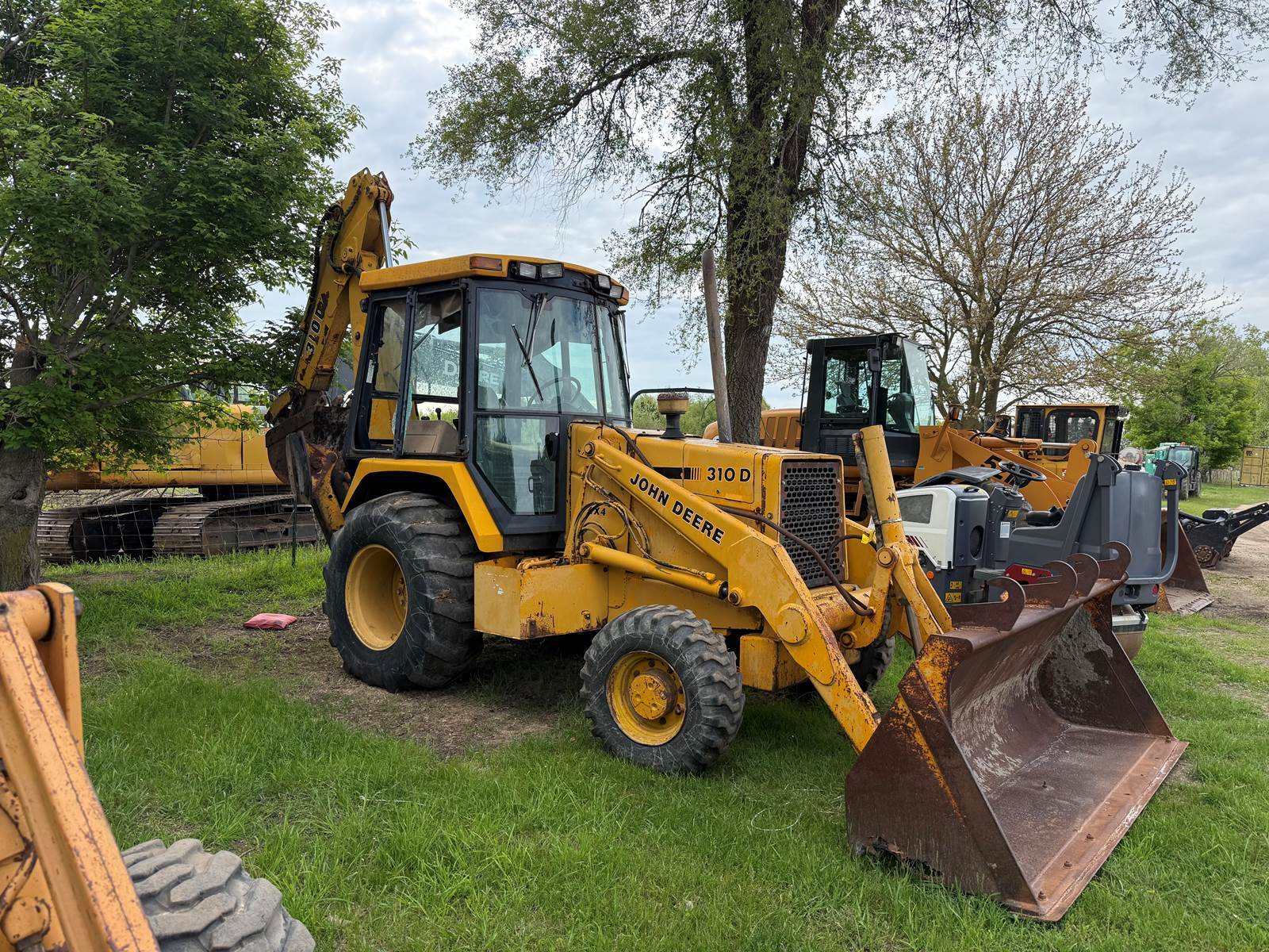 John Deere 310D Backhoes EARTHMOVING