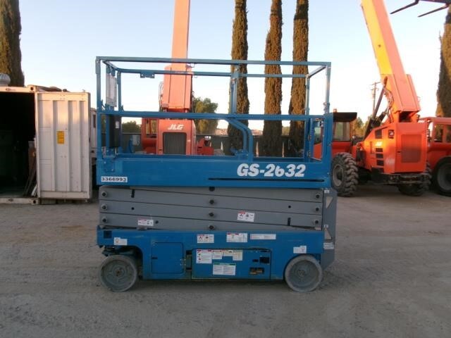 2017 GENIE GS2632 Scissor Lifts LIFTING