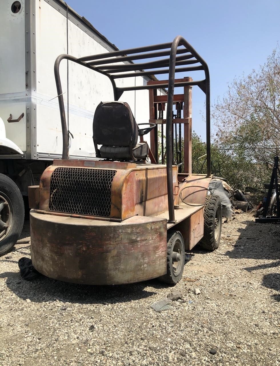 YARDMASTER BB Forklifts LIFTING